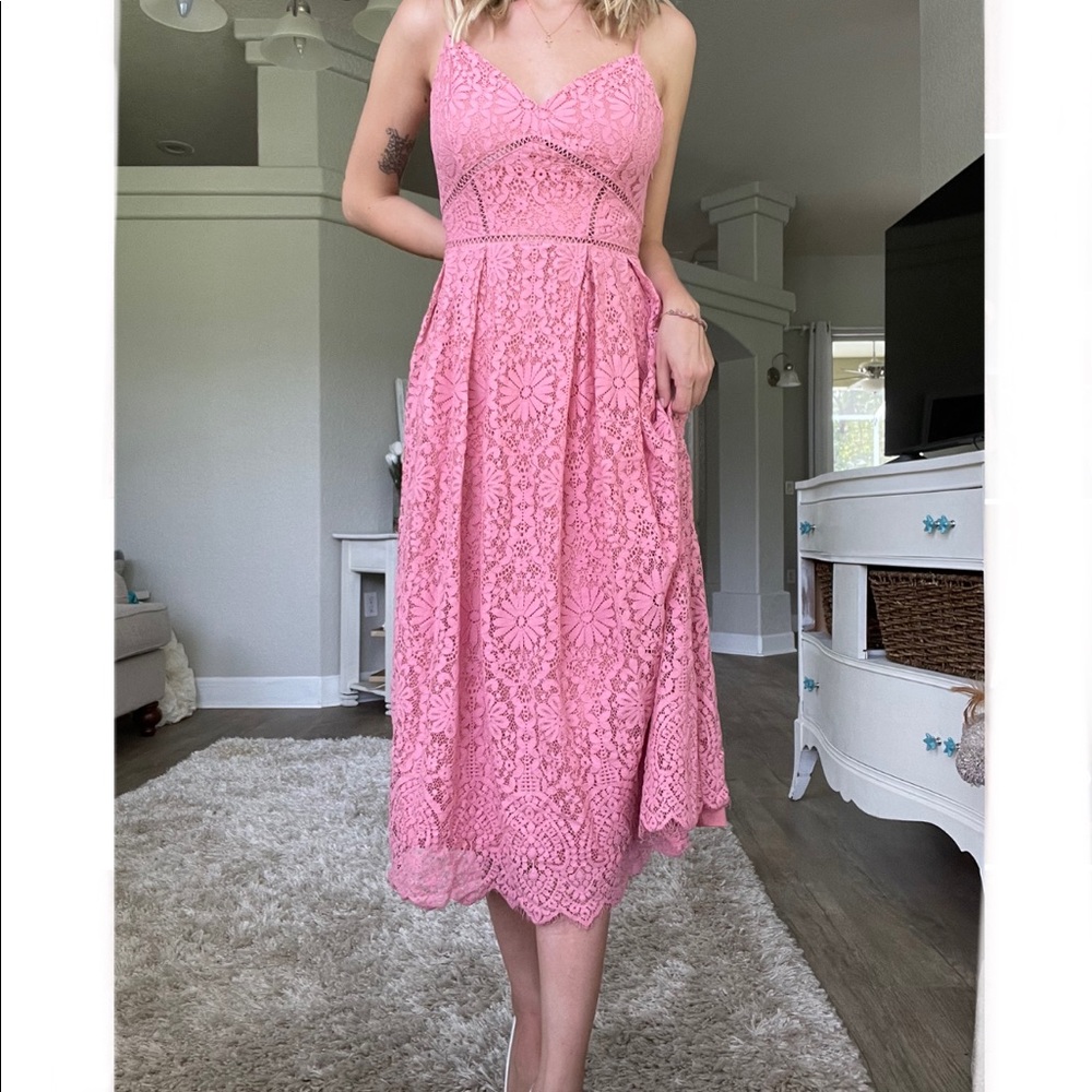 H&M pink midi dress. Only worn twice. Size US 4.